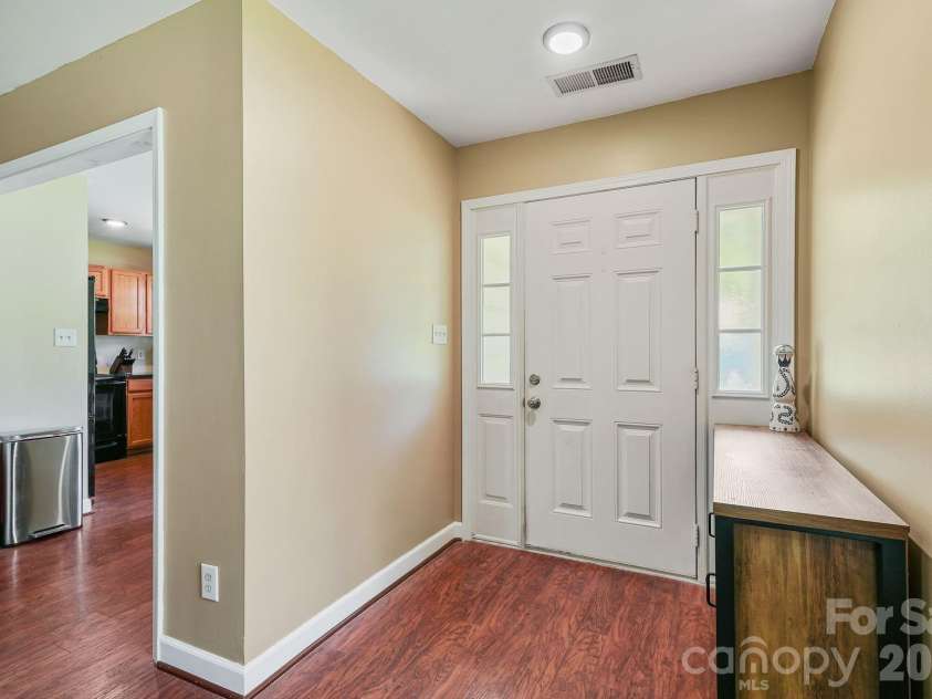 16007 Kirsten Nicole Road, Charlotte, NC 28278.  MLS# CAR4403761, YatesRealty ID 4565. 