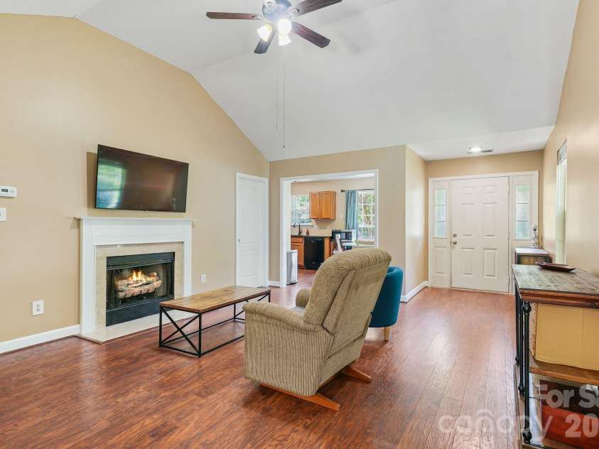 16007 Kirsten Nicole Road, Charlotte, NC 28278.  MLS# CAR4403761, YatesRealty ID 4565. 