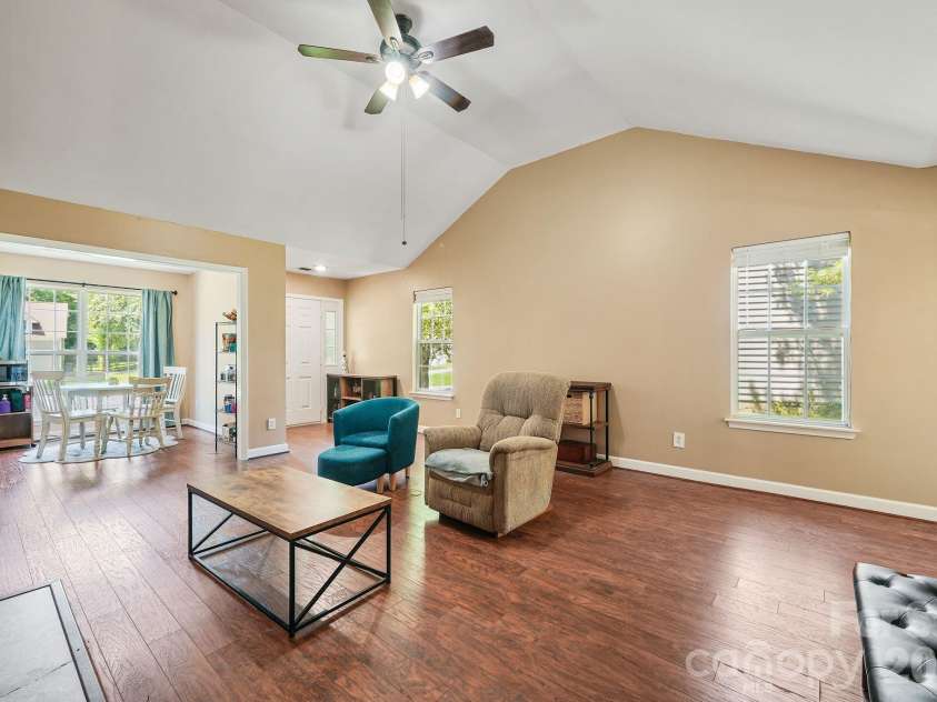 16007 Kirsten Nicole Road, Charlotte, NC 28278.  MLS# CAR4403761, YatesRealty ID 4565. 