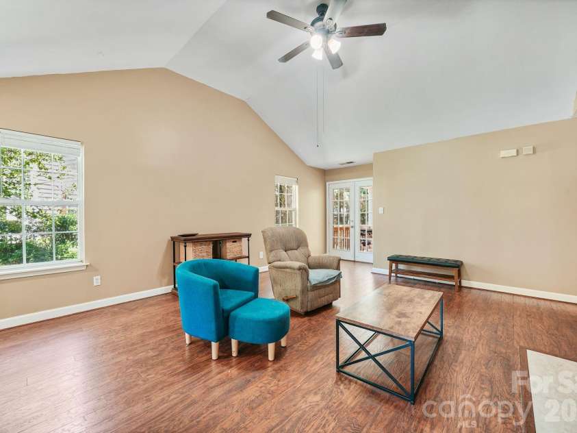 16007 Kirsten Nicole Road, Charlotte, NC 28278.  MLS# CAR4403761, YatesRealty ID 4565. 