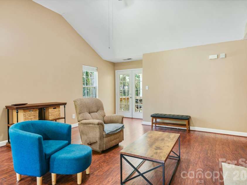 16007 Kirsten Nicole Road, Charlotte, NC 28278.  MLS# CAR4403761, YatesRealty ID 4565. 
