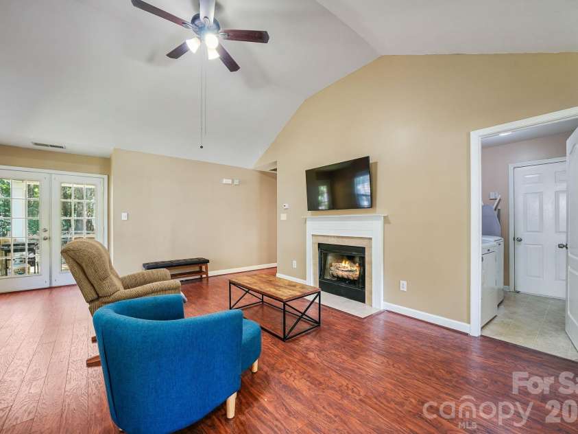 16007 Kirsten Nicole Road, Charlotte, NC 28278.  MLS# CAR4403761, YatesRealty ID 4565. 