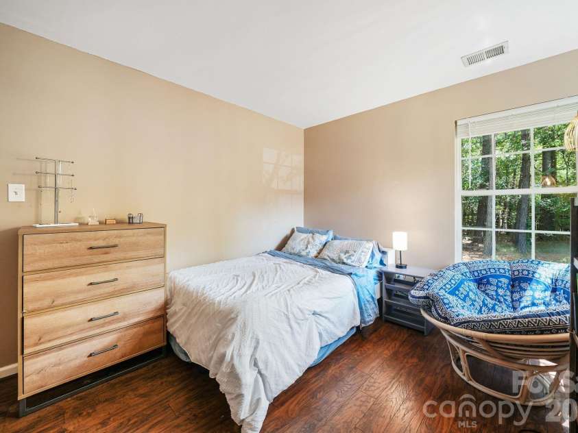 16007 Kirsten Nicole Road, Charlotte, NC 28278.  MLS# CAR4403761, YatesRealty ID 4565. 