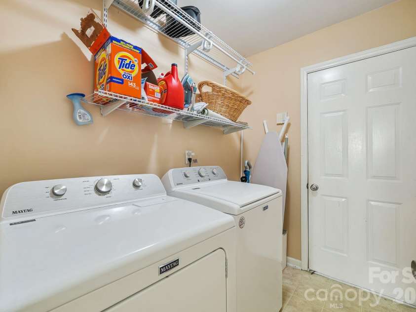 16007 Kirsten Nicole Road, Charlotte, NC 28278.  MLS# CAR4403761, YatesRealty ID 4565. 