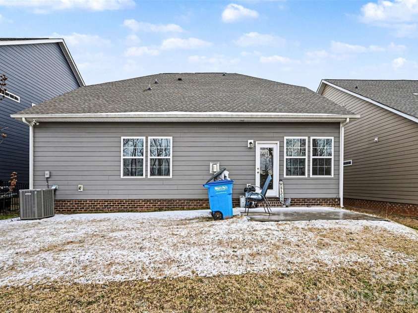 817 Deep River Way, Waxhaw, NC 28173.  MLS# CAR4342206, YatesRealty ID 4565. Back Yard