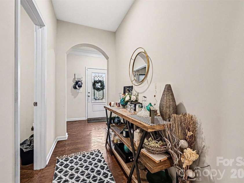 817 Deep River Way, Waxhaw, NC 28173.  MLS# CAR4342206, YatesRealty ID 4565. Foyer