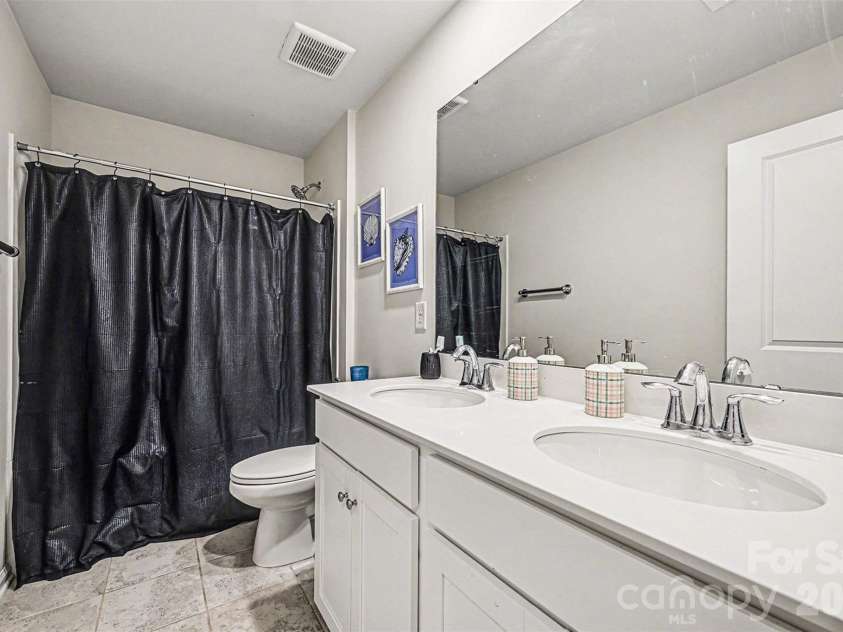817 Deep River Way, Waxhaw, NC 28173.  MLS# CAR4342206, YatesRealty ID 4565. Full Bathroom