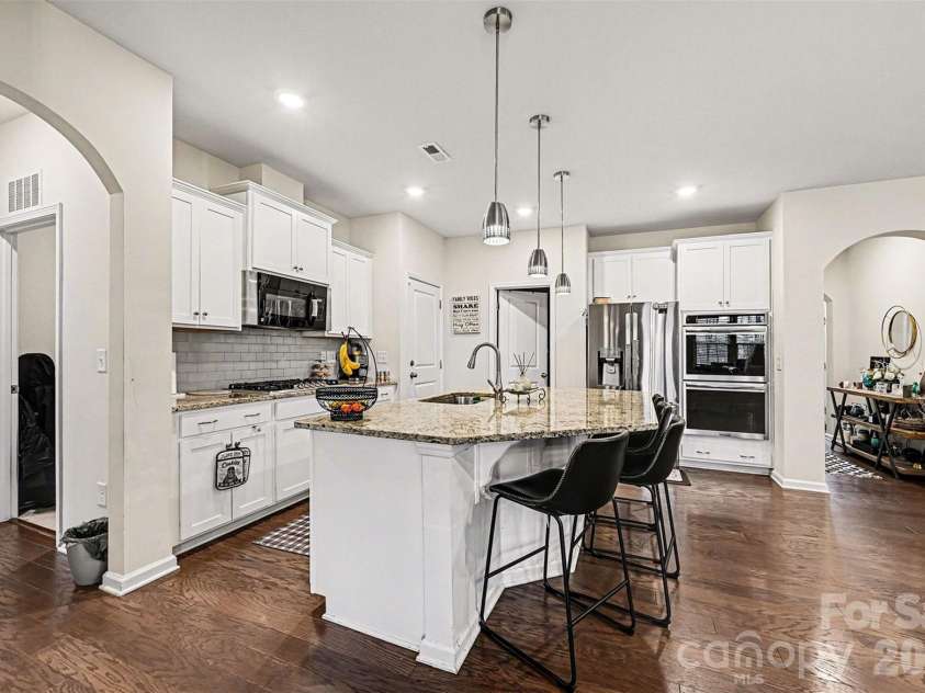 817 Deep River Way, Waxhaw, NC 28173.  MLS# CAR4342206, YatesRealty ID 4565. Kitchen