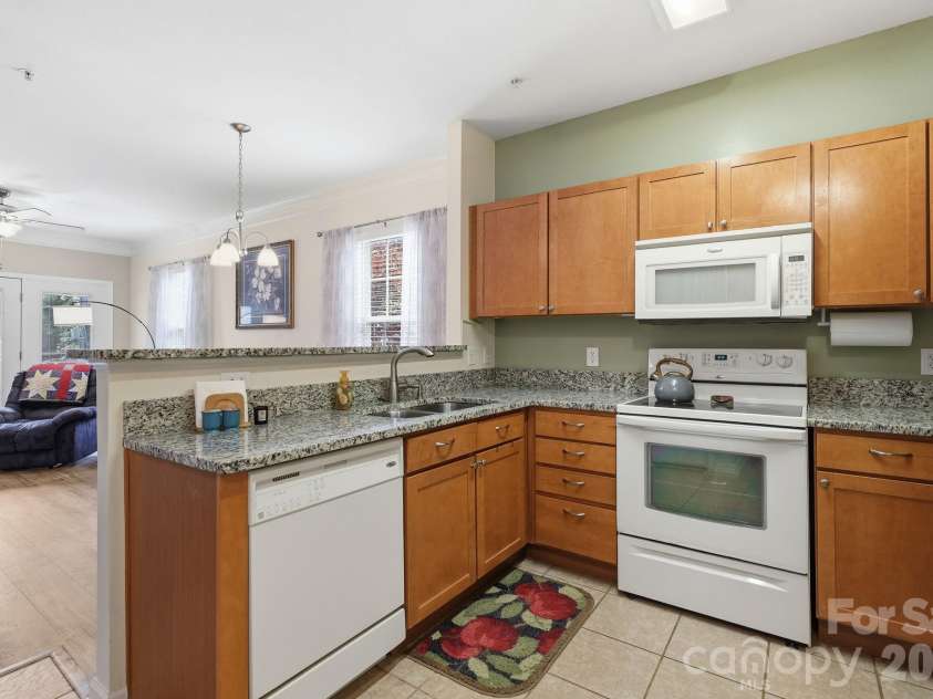528 Appeldoorn Circle, Asheville, NC 28803.  MLS# CAR4370938, YatesRealty ID 45652. 