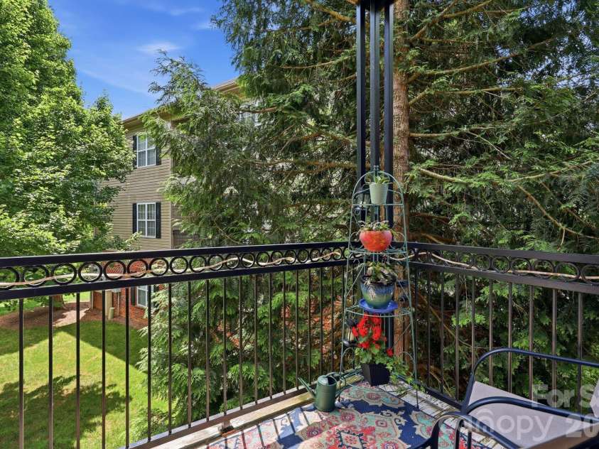 528 Appeldoorn Circle, Asheville, NC 28803.  MLS# CAR4370938, YatesRealty ID 45652. 
