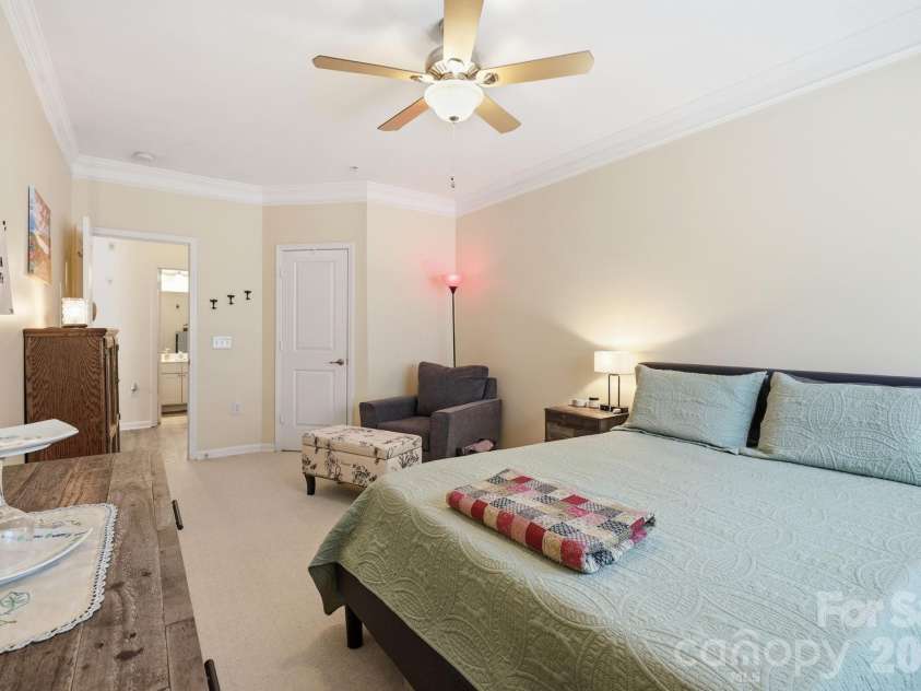 528 Appeldoorn Circle, Asheville, NC 28803.  MLS# CAR4370938, YatesRealty ID 45652. 