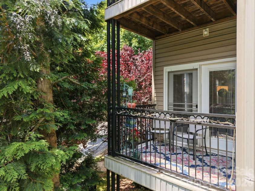 528 Appeldoorn Circle, Asheville, NC 28803.  MLS# CAR4370938, YatesRealty ID 45652. 