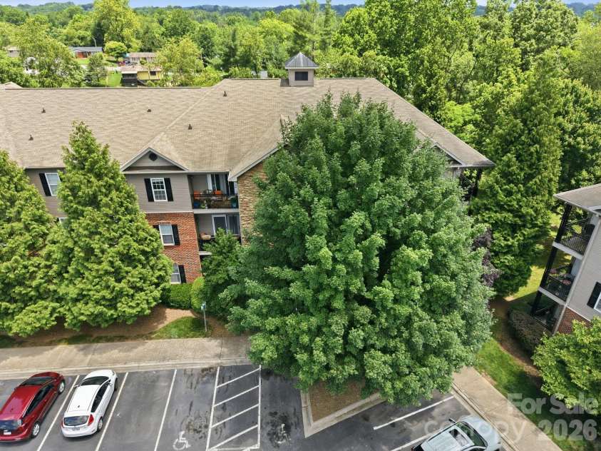 528 Appeldoorn Circle, Asheville, NC 28803.  MLS# CAR4370938, YatesRealty ID 45652. 