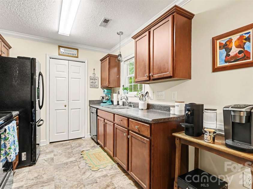721 Daves Road, York, SC 29745.  MLS# CAR4415800, YatesRealty ID 45653. 