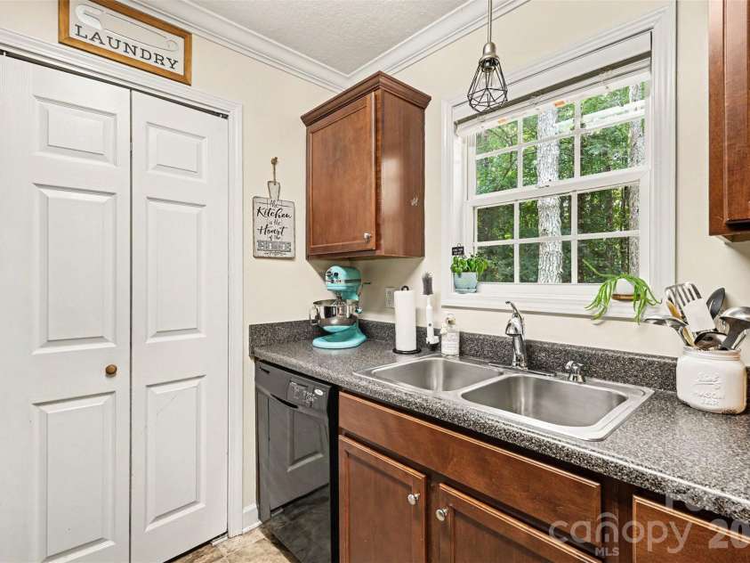 721 Daves Road, York, SC 29745.  MLS# CAR4415800, YatesRealty ID 45653. 