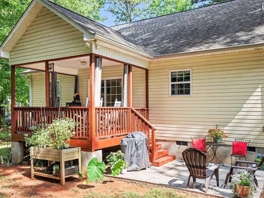 721 Daves Road, York, SC 29745.  MLS# CAR4415800, YatesRealty ID 45653. 