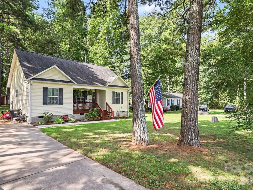 721 Daves Road, York, SC 29745.  MLS# CAR4415800, YatesRealty ID 45653. 