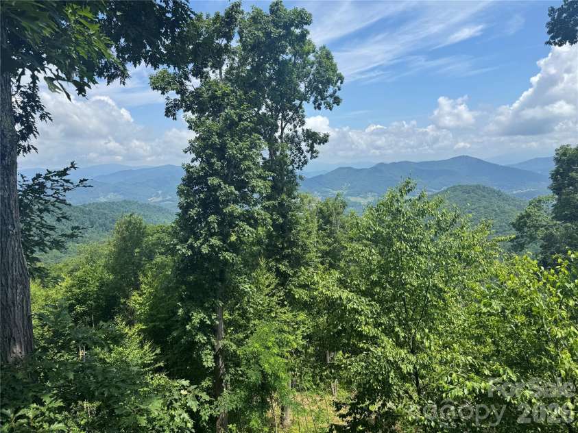 337 Rhododendron Lane, Burnsville, NC 28714.  MLS# CAR4374841, YatesRealty ID 45656. 