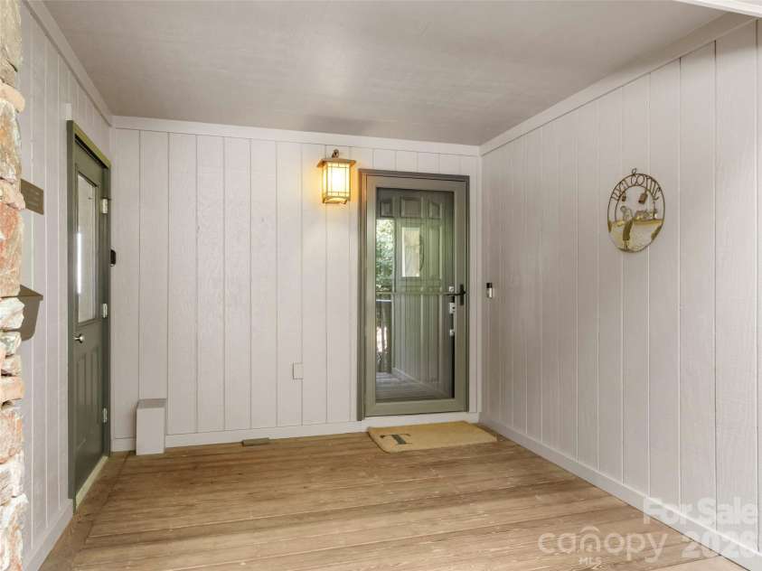 337 Rhododendron Lane, Burnsville, NC 28714.  MLS# CAR4374841, YatesRealty ID 45656. 