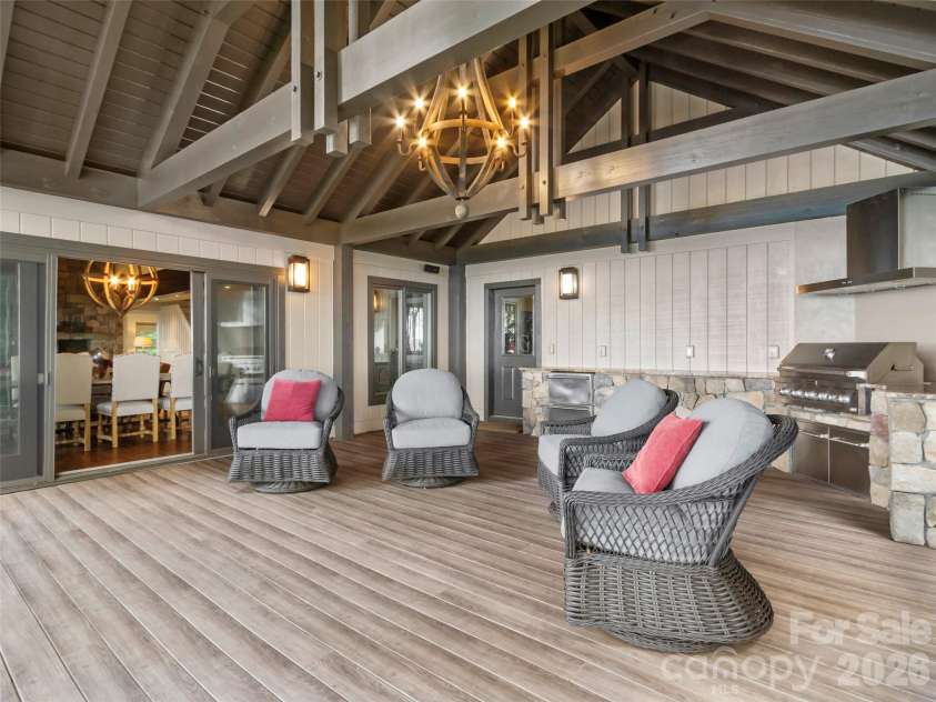 337 Rhododendron Lane, Burnsville, NC 28714.  MLS# CAR4374841, YatesRealty ID 45656. 