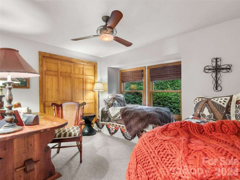 337 Rhododendron Lane, Burnsville, NC 28714.  MLS# CAR4374841, YatesRealty ID 45656. 