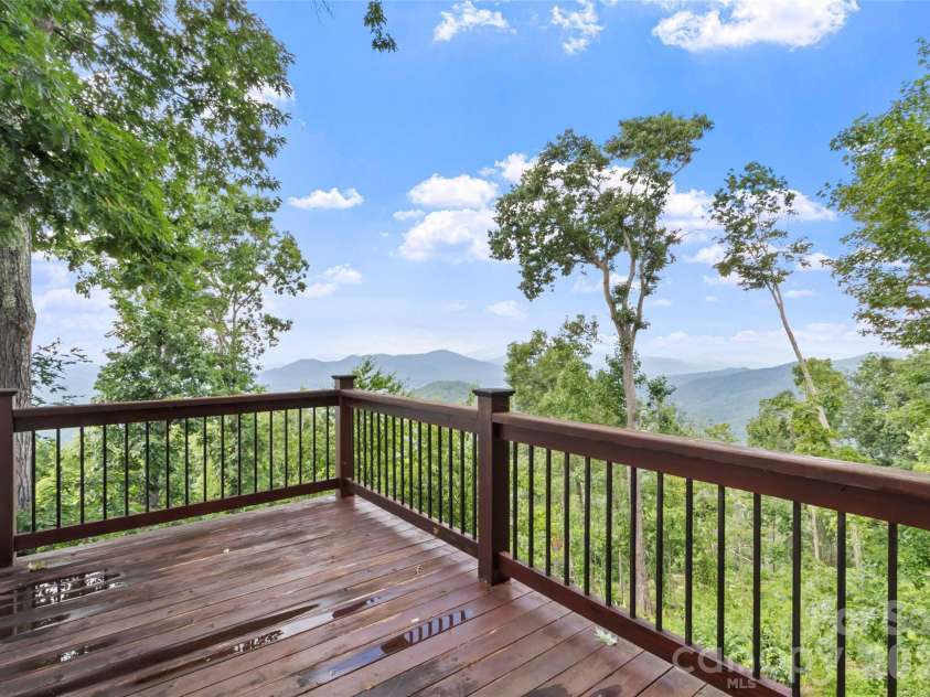 337 Rhododendron Lane, Burnsville, NC 28714.  MLS# CAR4374841, YatesRealty ID 45656. 