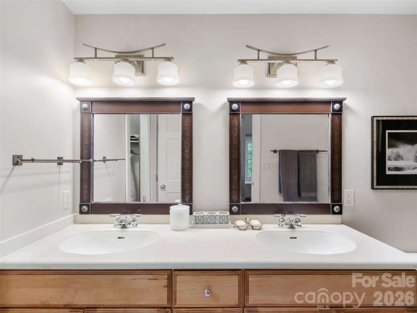 337 Rhododendron Lane, Burnsville, NC 28714.  MLS# CAR4374841, YatesRealty ID 45656. 