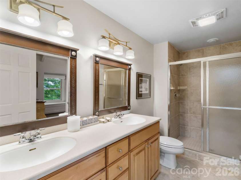 337 Rhododendron Lane, Burnsville, NC 28714.  MLS# CAR4374841, YatesRealty ID 45656. 