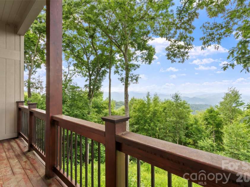 337 Rhododendron Lane, Burnsville, NC 28714.  MLS# CAR4374841, YatesRealty ID 45656. 