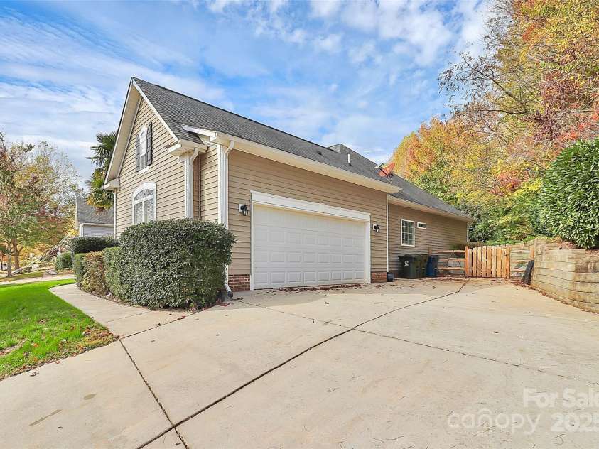 12225 Journeys End Trail, Huntersville, NC 28078.  MLS# CAR4314455, YatesRealty ID 4566. 