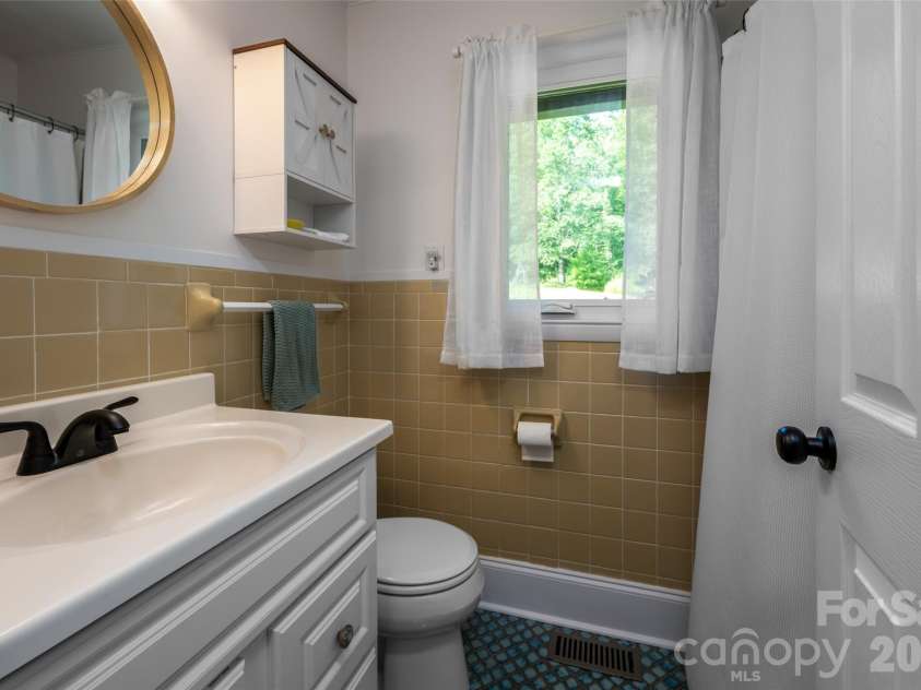 234 Carnelian Drive, Fletcher, NC 28732.  MLS# CAR4414458, YatesRealty ID 45661. 