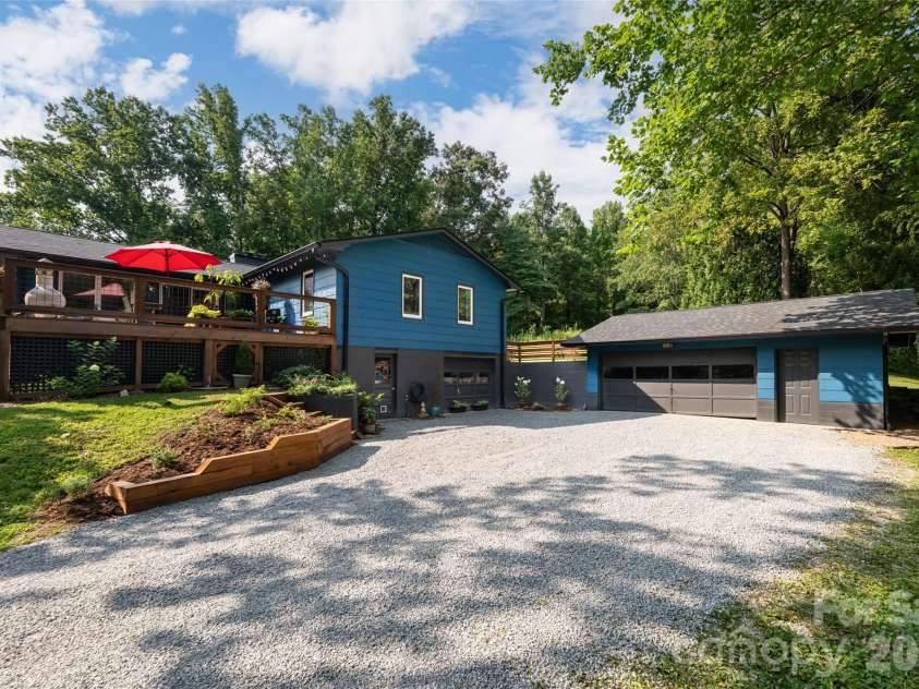 234 Carnelian Drive, Fletcher, NC 28732.  MLS# CAR4414458, YatesRealty ID 45661. 