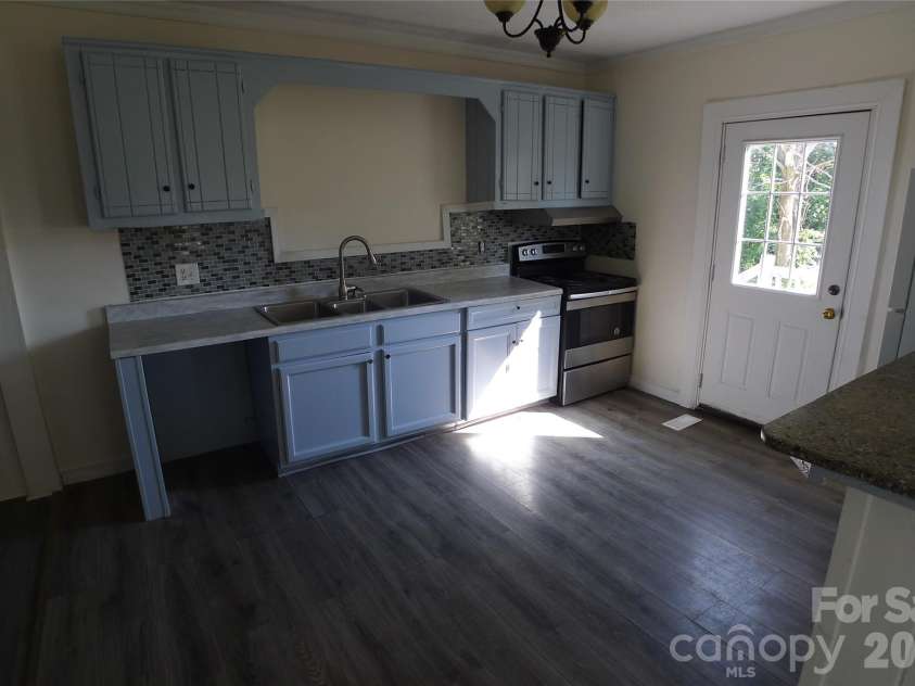 7573 Nc 801 Highway, Mocksville, NC 27028.  MLS# CAR4416362, YatesRealty ID 45662. 