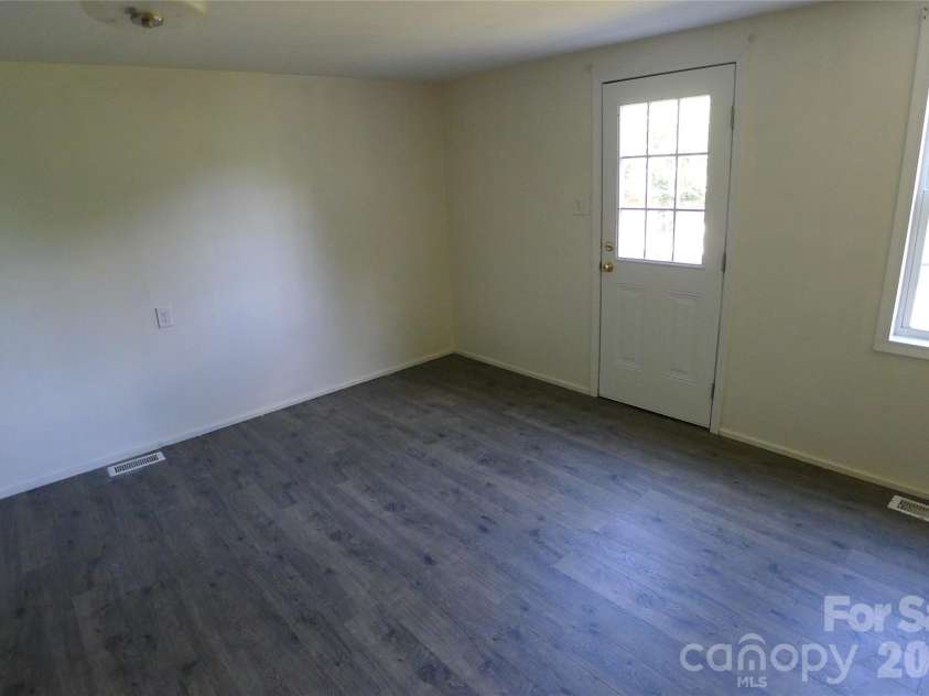 7573 Nc 801 Highway, Mocksville, NC 27028.  MLS# CAR4416362, YatesRealty ID 45662. 