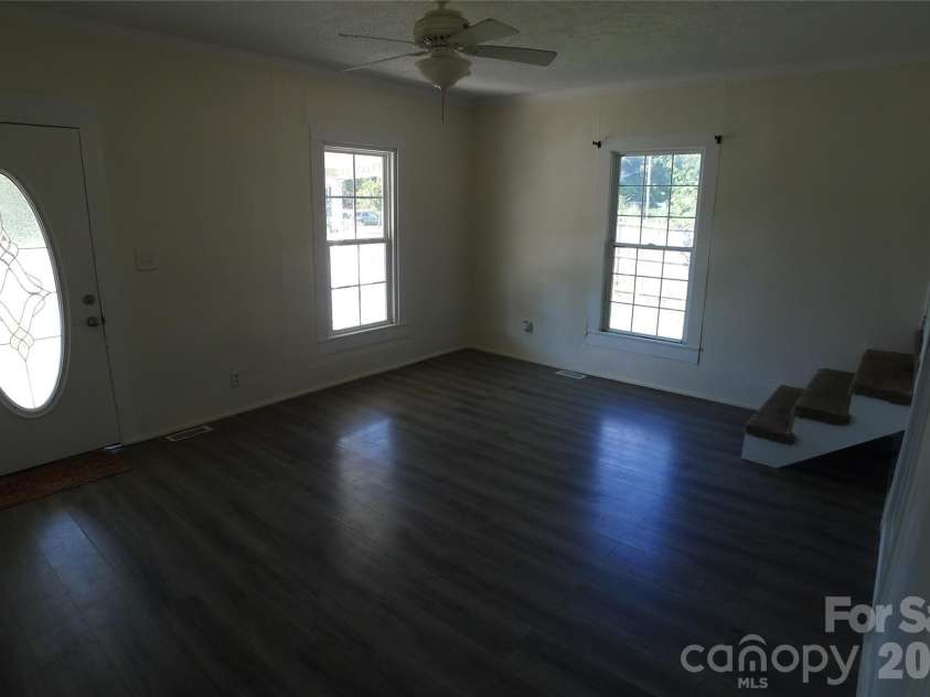 7573 Nc 801 Highway, Mocksville, NC 27028.  MLS# CAR4416362, YatesRealty ID 45662. 