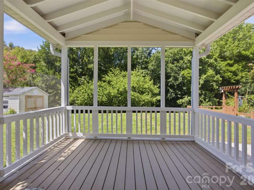 9624 Belloak Lane, Waxhaw, NC 28173.  MLS# CAR4408548, YatesRealty ID 45663. Covered Back Porch