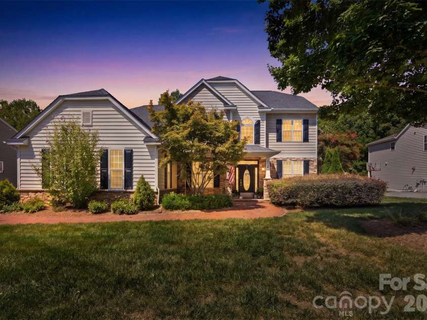9624 Belloak Lane, Waxhaw, NC 28173.  MLS# CAR4408548, YatesRealty ID 45663. Front of Home