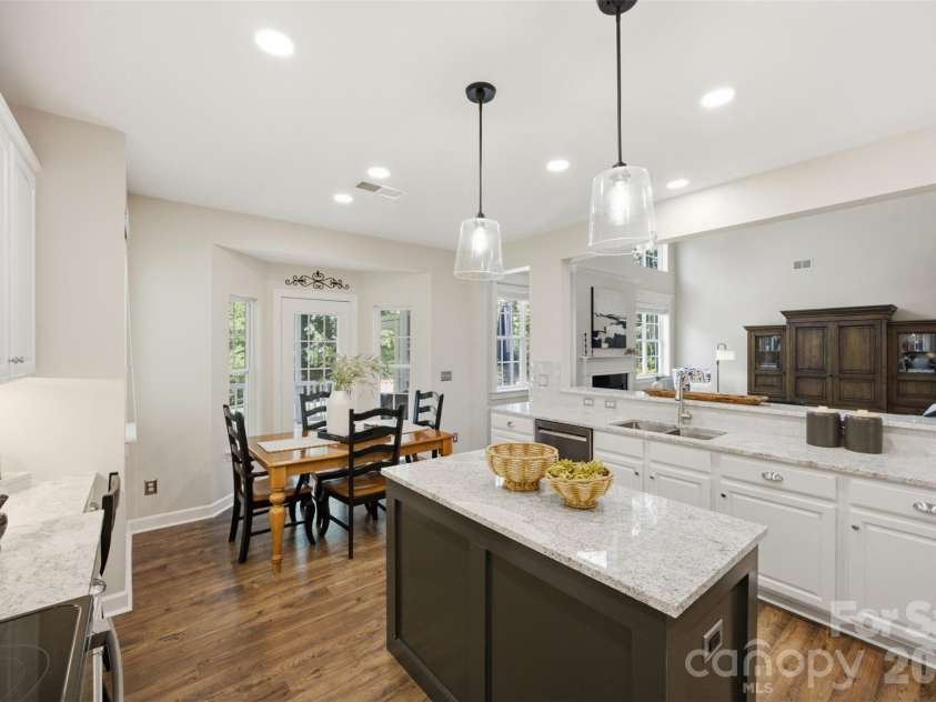 9624 Belloak Lane, Waxhaw, NC 28173.  MLS# CAR4408548, YatesRealty ID 45663. Kitchen