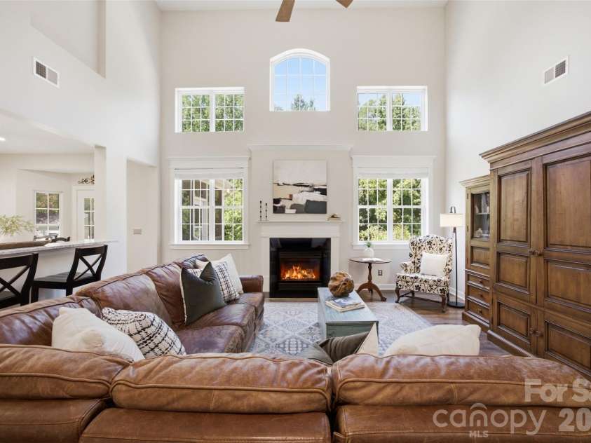 9624 Belloak Lane, Waxhaw, NC 28173.  MLS# CAR4408548, YatesRealty ID 45663. Living Room