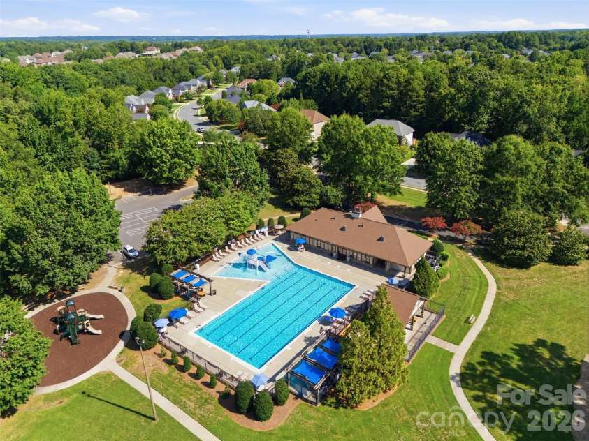 9624 Belloak Lane, Waxhaw, NC 28173.  MLS# CAR4408548, YatesRealty ID 45663. Neighborhood Pool
