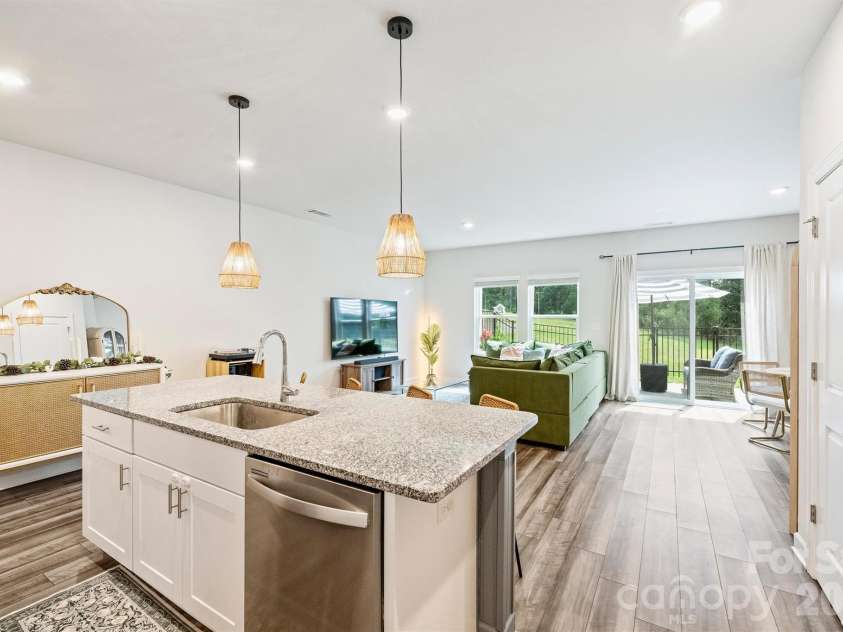 2513 Greenmarket Drive, Charlotte, NC 28217.  MLS# CAR4412330, YatesRealty ID 45665. 