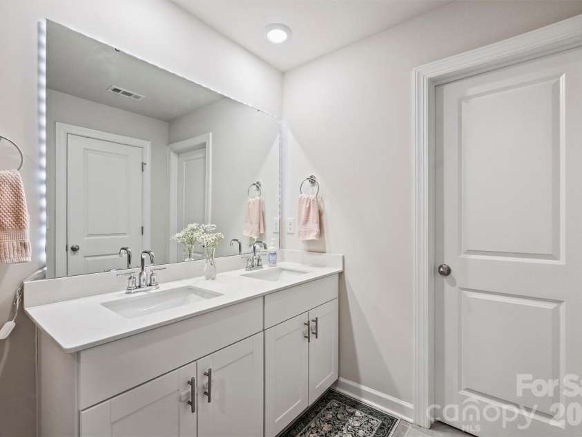 2513 Greenmarket Drive, Charlotte, NC 28217.  MLS# CAR4412330, YatesRealty ID 45665. 