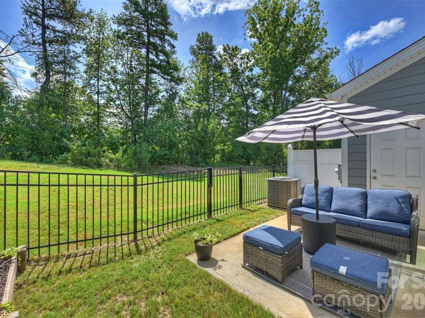 2513 Greenmarket Drive, Charlotte, NC 28217.  MLS# CAR4412330, YatesRealty ID 45665. 