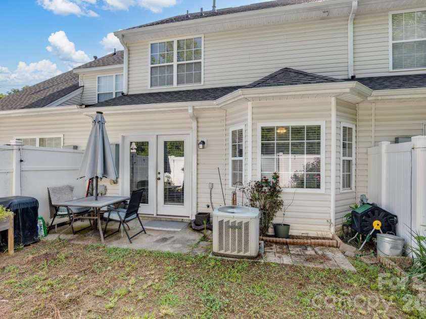 348 Valley Brook Lane, Concord, NC 28025.  MLS# CAR4415653, YatesRealty ID 45666. 