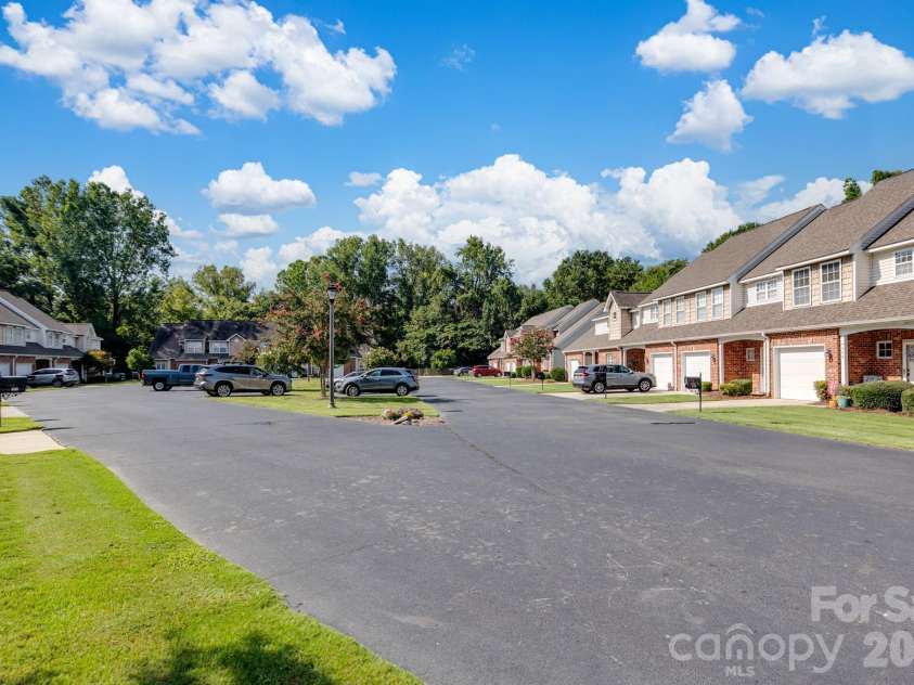 348 Valley Brook Lane, Concord, NC 28025.  MLS# CAR4415653, YatesRealty ID 45666. 