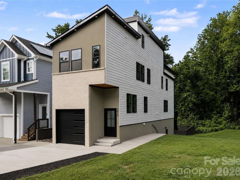 3024 Walter Street, Charlotte, NC 28208.  MLS# CAR4401144, YatesRealty ID 45669. 