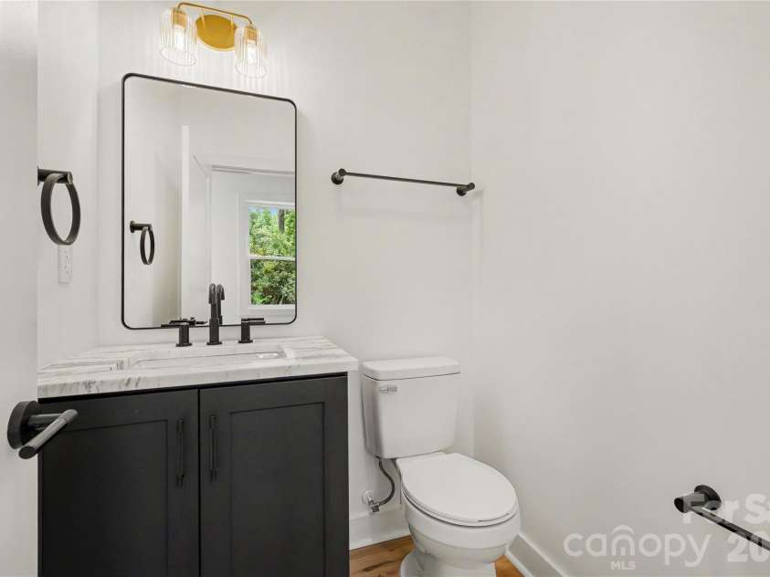 3024 Walter Street, Charlotte, NC 28208.  MLS# CAR4401144, YatesRealty ID 45669. Main floor half bath
