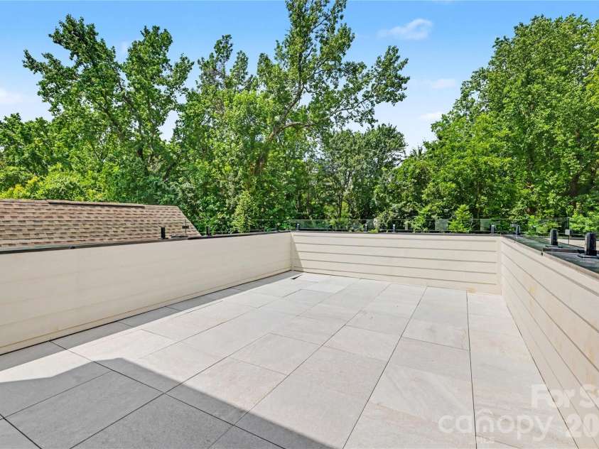 3024 Walter Street, Charlotte, NC 28208.  MLS# CAR4401144, YatesRealty ID 45669. Rooftop