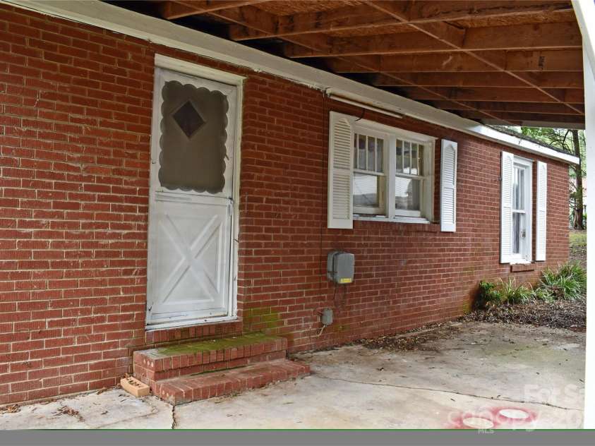 212 Pethel Street, Kannapolis, NC 28081.  MLS# CAR4184573, YatesRealty ID 4567. 