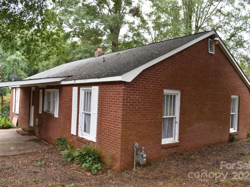 212 Pethel Street, Kannapolis, NC 28081.  MLS# CAR4184573, YatesRealty ID 4567. 